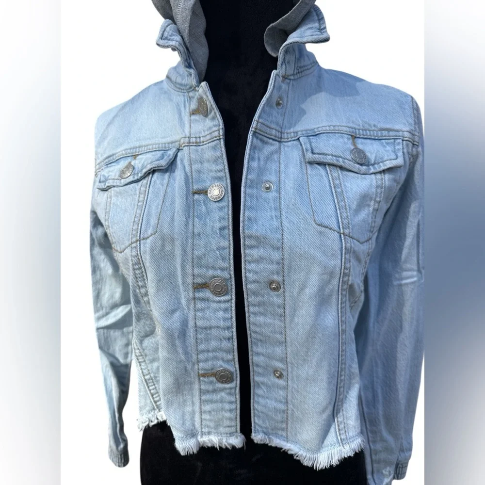 Cat & Jack Girls Hooded Cropped Denim Jacket L 10/12 Light Wash Frayed Hem‎